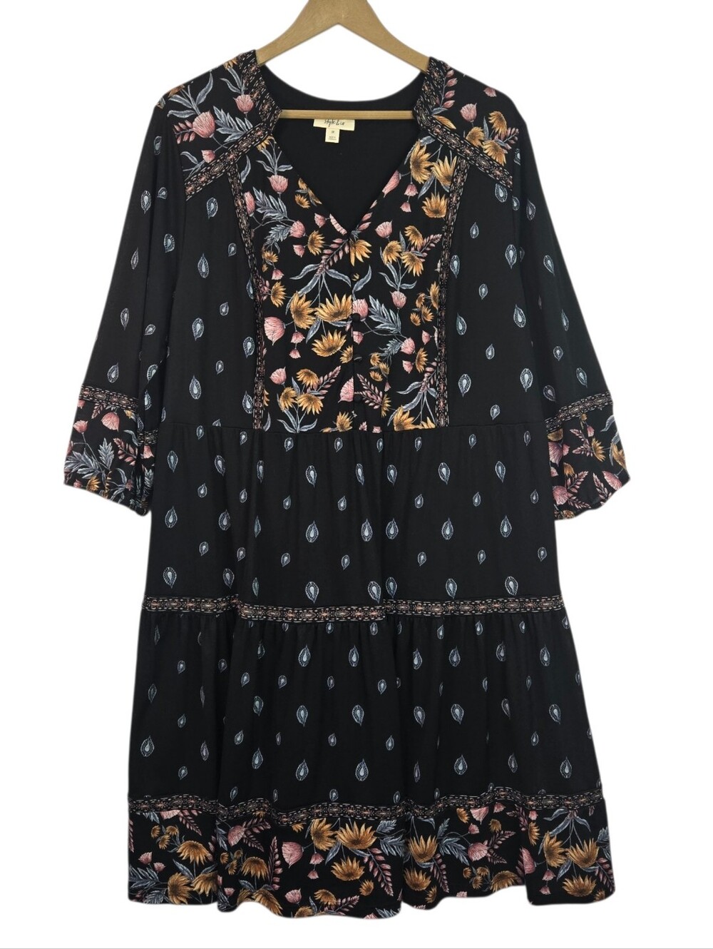 STYLE & CO Size 2X Black Floral Tiered 3/4 Sleeve V-neck Dress,  Covered Buttons